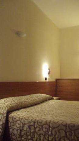 Imagen de la habitación del Hotel Lory, Forli. Foto 3