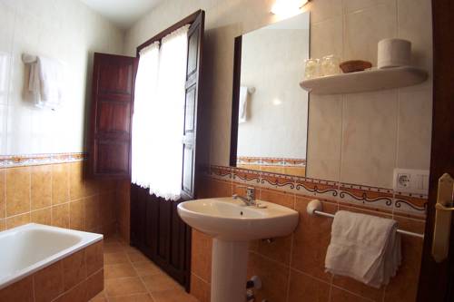 Imagen de la habitación del Hotel Los Ángeles, Arenas de Cabrales. Foto 3