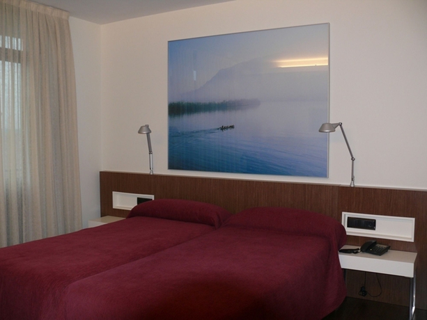 Imagen de la habitación del Hotel Los Ángeles, Boo de Guarnizo. Foto 5