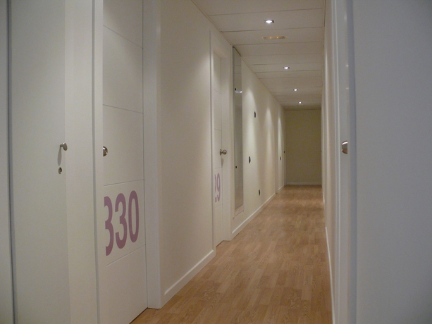 Imagen de los interiores del Hotel Los Ángeles, Boo de Guarnizo. Foto 11