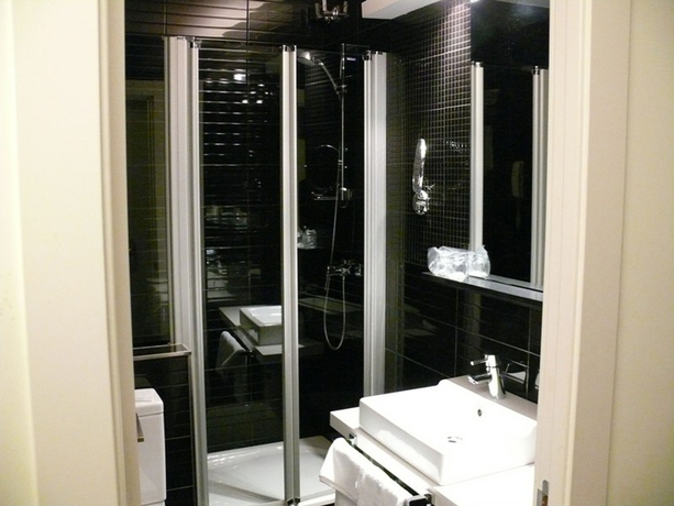 Imagen de la habitación del Hotel Los Ángeles, Boo de Guarnizo. Foto 8