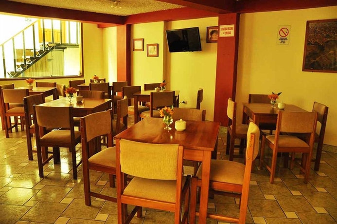 Imagen del bar/restaurante del Hotel Los &Aacute;ticos. Foto 3