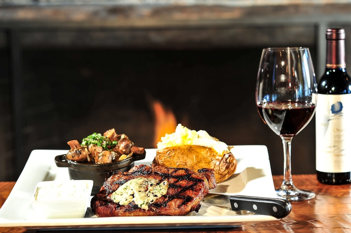 Imagen del bar/restaurante del Hotel Los Abrigados Resort and Spa. Foto 4