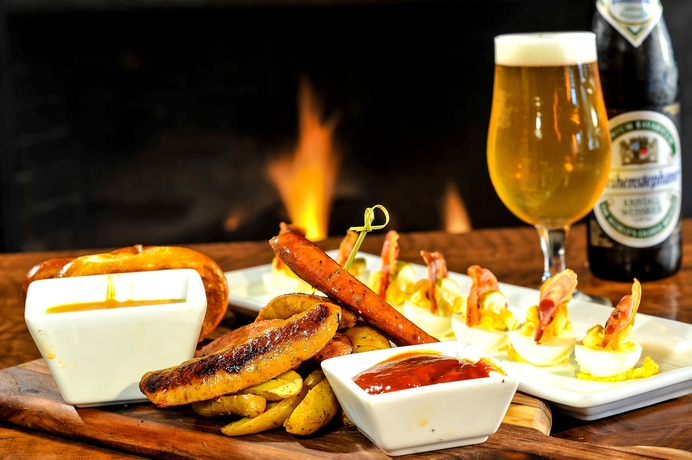 Imagen del bar/restaurante del Hotel Los Abrigados Resort and Spa. Foto 6