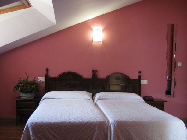 Imagen de la habitación del Hotel Los Acebos Cangas. Foto 8