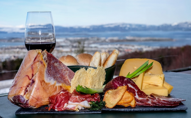 Imagen del bar/restaurante del Hotel Los Acebos Ushuaia. Foto 5