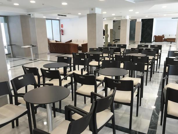 Imagen del bar/restaurante del Hotel Los Alamos, Benidorm - Playa Levante. Foto 2