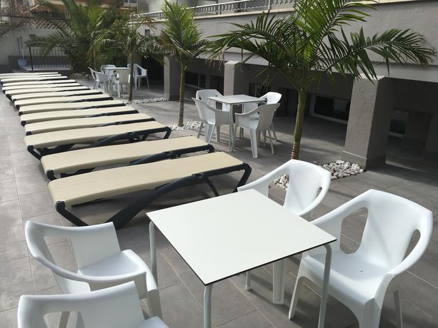 Imagen de los exteriores del Hotel Los Alamos, Benidorm - Playa Levante. Foto 6