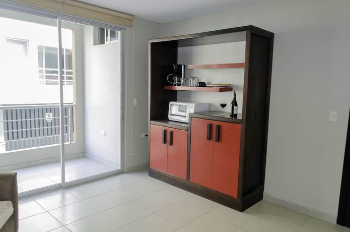 Imagen de la habitación del Hotel Los Almendros, Manta. Foto 5