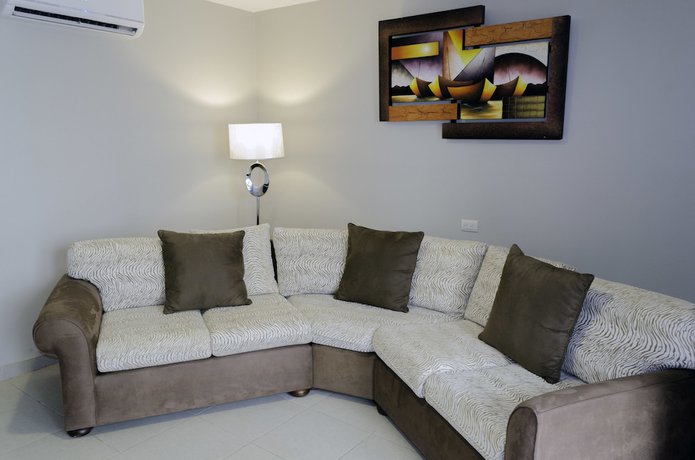 Imagen de la habitación del Hotel Los Almendros, Manta. Foto 7