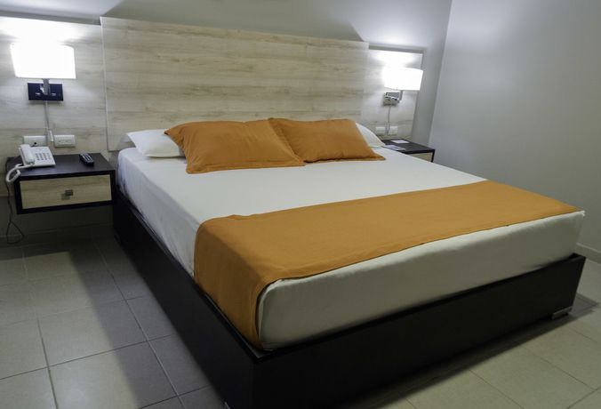 Imagen de la habitación del Hotel Los Almendros, Manta. Foto 9