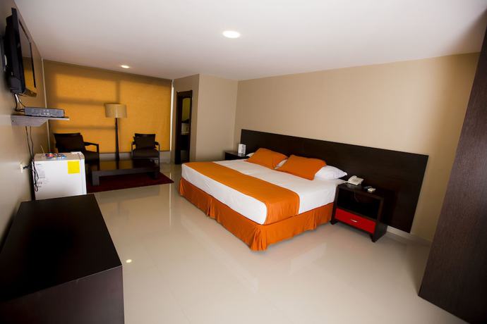 Imagen de la habitación del Hotel Los Almendros, Manta. Foto 12