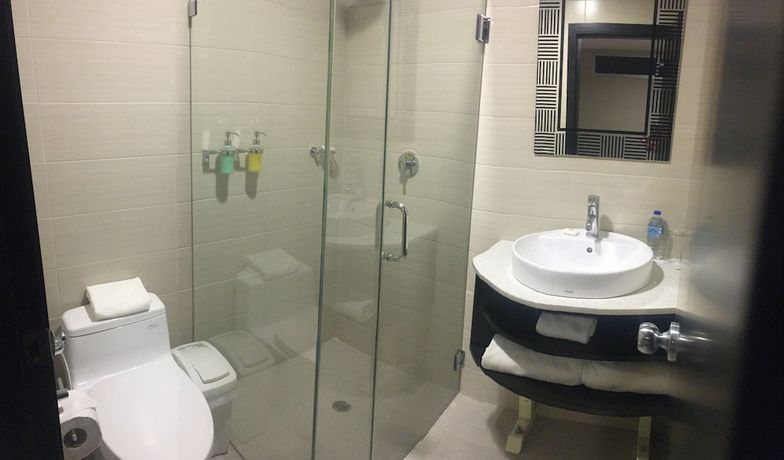 Imagen de la habitación del Hotel Los Almendros, Manta. Foto 16