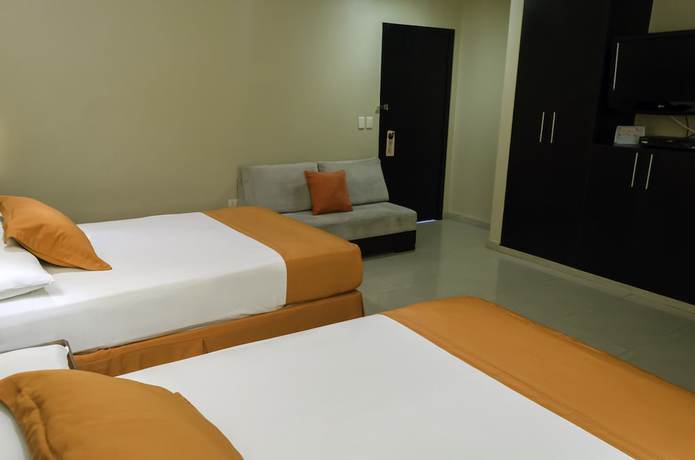 Imagen de la habitación del Hotel Los Almendros, Manta. Foto 17
