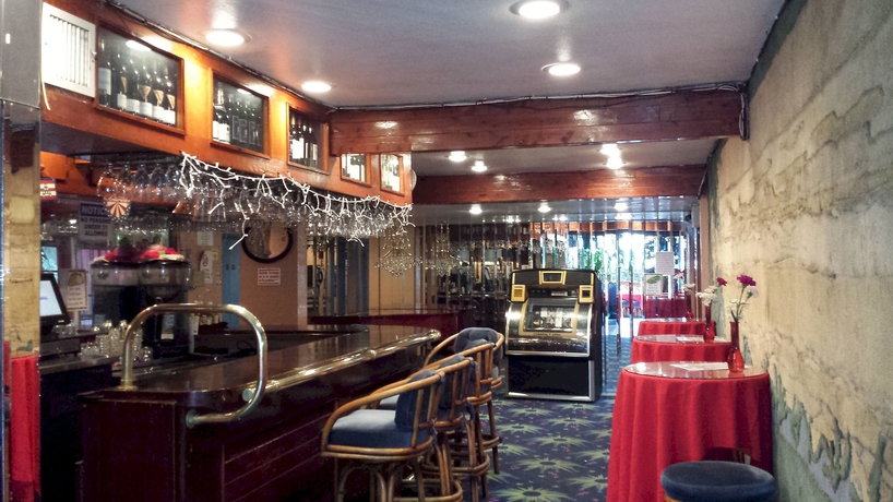 Imagen del bar/restaurante del Hotel Los Angeles Adventurer All Suite At Lax. Foto 4