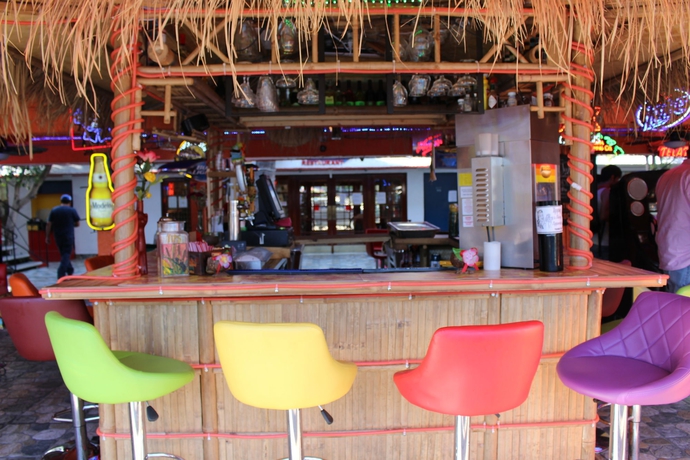 Imagen de la piscina del Hotel Los Angeles Adventurer All Suite At Lax. Foto 16