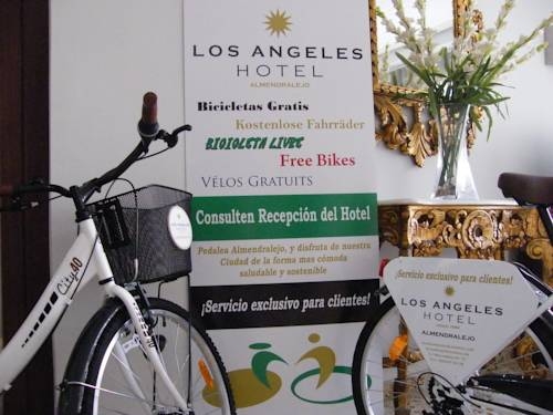 Imagen de los exteriores del Hotel Los Angeles, Almendralejo. Foto 10