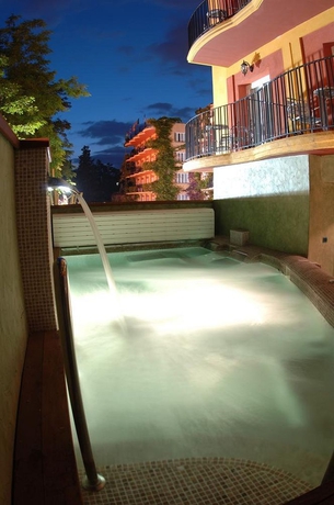 Imagen de los exteriores del Hotel Los Angeles Granada. Foto 8