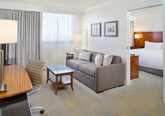 Imagen de la habitación del Hotel Los Angeles Marriott Burbank Airport. Foto 5