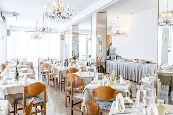 Imagen del bar/restaurante del Hotel Los Angeles, Riccione. Foto 2