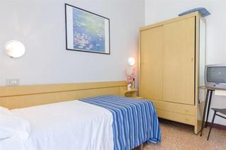 Imagen de la habitación del Hotel Los Angeles, Riccione. Foto 7