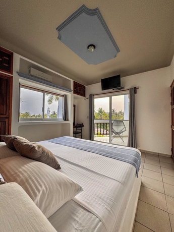Imagen de la habitación del Hotel Los Angeles, San Pedro Pochutla. Foto 6