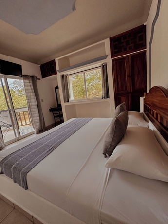 Imagen de la habitación del Hotel Los Angeles, San Pedro Pochutla. Foto 9