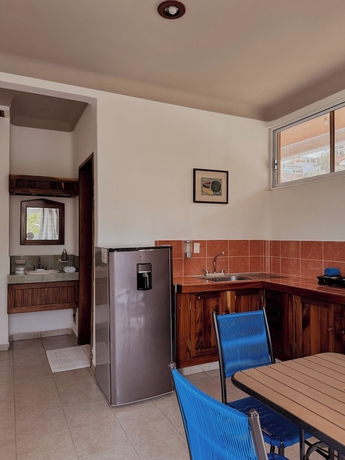 Imagen de la habitación del Hotel Los Angeles, San Pedro Pochutla. Foto 10