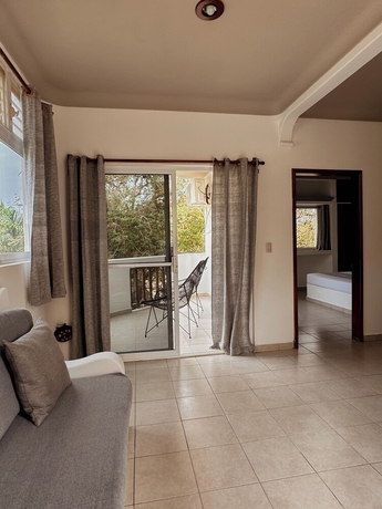 Imagen de la habitación del Hotel Los Angeles, San Pedro Pochutla. Foto 11
