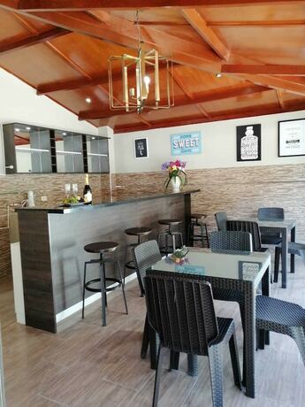 Imagen general del Hotel Los Angeles Suite. Foto 7