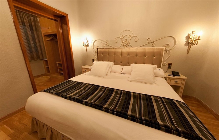 Imagen de la habitación del Hotel Los Angeles and Spa. Foto 7