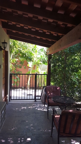 Imagen de la habitación del Hotel Los Arboles. Foto 10