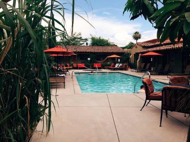 Imagen de la piscina del Hotel Los Arboles. Foto 15