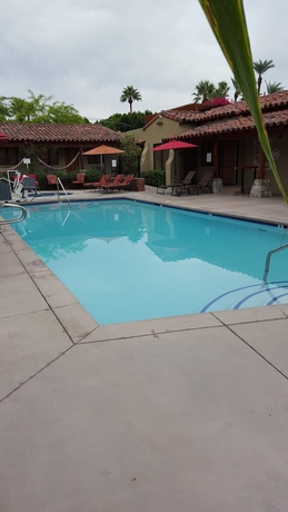 Imagen de la piscina del Hotel Los Arboles. Foto 16