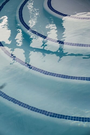 Imagen de la piscina del Hotel Los Arboles. Foto 17
