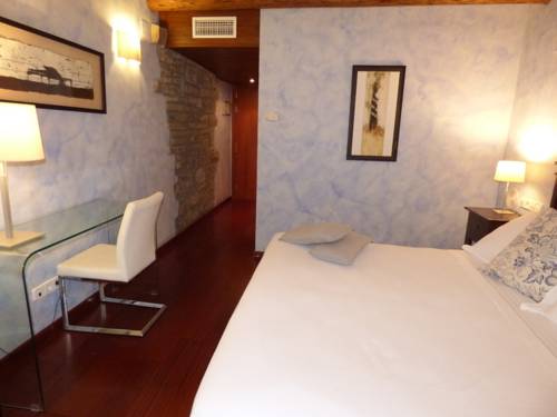 Imagen de la habitación del Hotel Los Arcos, Ainsa. Foto 6