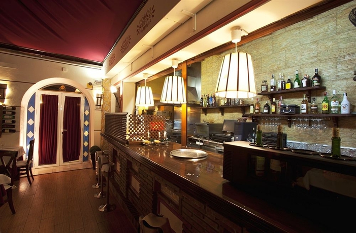 Imagen del bar/restaurante del Hotel Los Arcos, Nerja. Foto 2