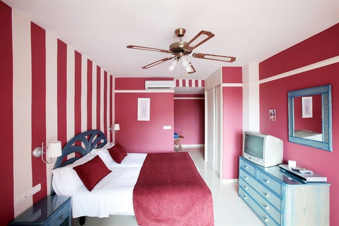 Imagen de la habitación del Hotel Los Arcos, Nerja. Foto 5