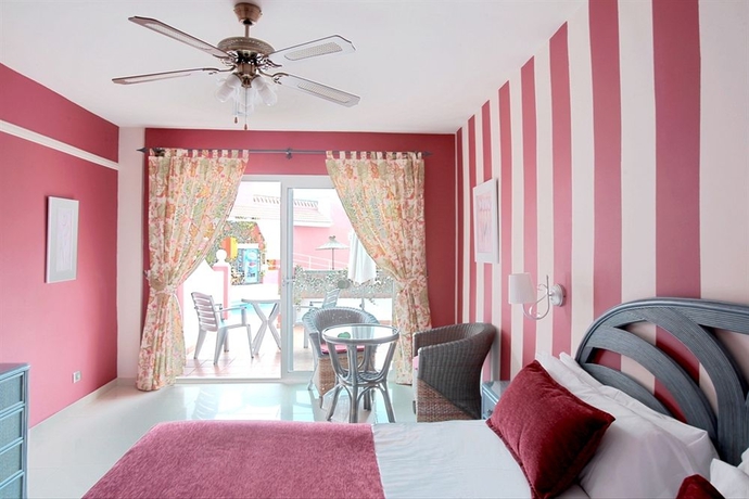 Imagen de la habitación del Hotel Los Arcos, Nerja. Foto 8