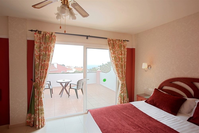 Imagen de la habitación del Hotel Los Arcos, Nerja. Foto 10