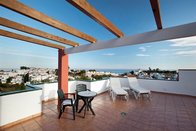 Imagen de los exteriores del Hotel Los Arcos, Nerja. Foto 14