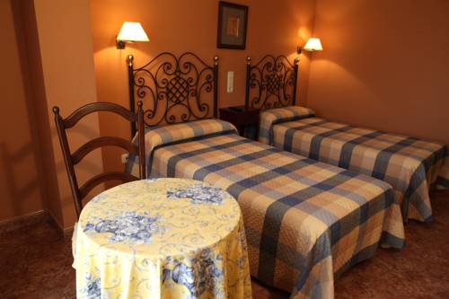 Imagen de la habitación del Hotel Los Arcos, Villafranca del Cid. Foto 4