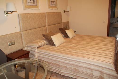 Imagen de la habitación del Hotel Los Arcos, Villafranca del Cid. Foto 7