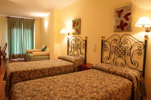 Imagen de la habitación del Hotel Los Arcos, Villafranca del Cid. Foto 8