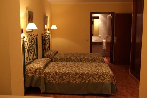 Imagen de la habitación del Hotel Los Arcos, Villafranca del Cid. Foto 12