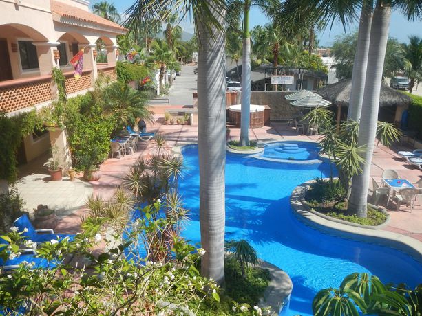 Imagen de la piscina del Hotel Los Barriles. Foto 13
