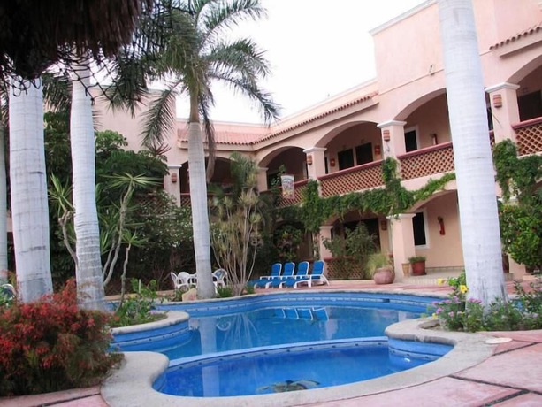 Imagen de la piscina del Hotel Los Barriles. Foto 15