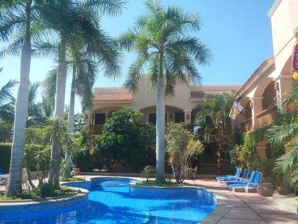 Imagen de la piscina del Hotel Los Barriles. Foto 16