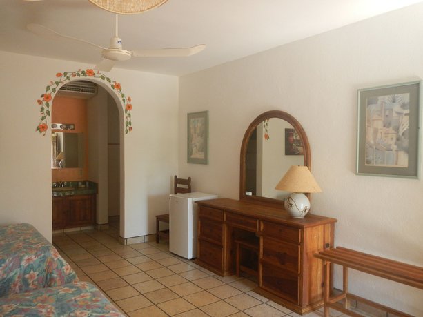 Imagen de la habitación del Hotel Los Barriles. Foto 7