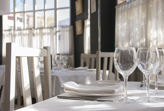 Imagen del bar/restaurante del Hotel Los Bartolos. Foto 3